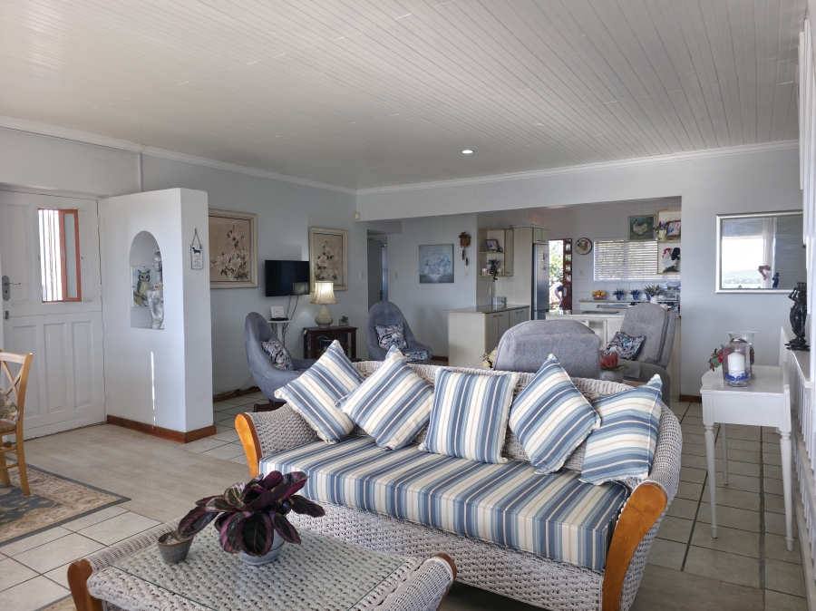 3 Bedroom Property for Sale in Wavecrest Eastern Cape